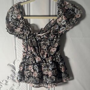 Francesca's Mi Ami Youth floral puff-sleeve peplum Off Shoulder Blouse, Sz XS